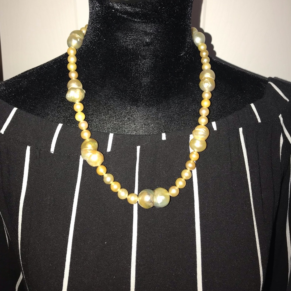 BEAUTIFUL RARE NATURAL PEARLS NECKLACE